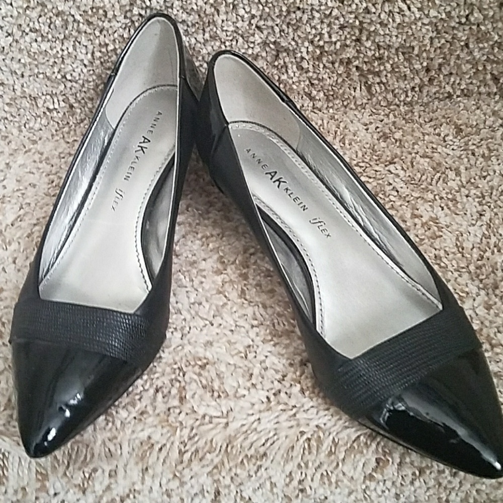 Kitten heel